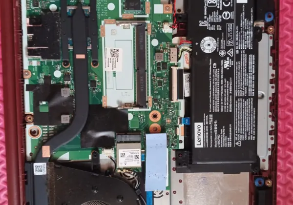 Cleaning laptop